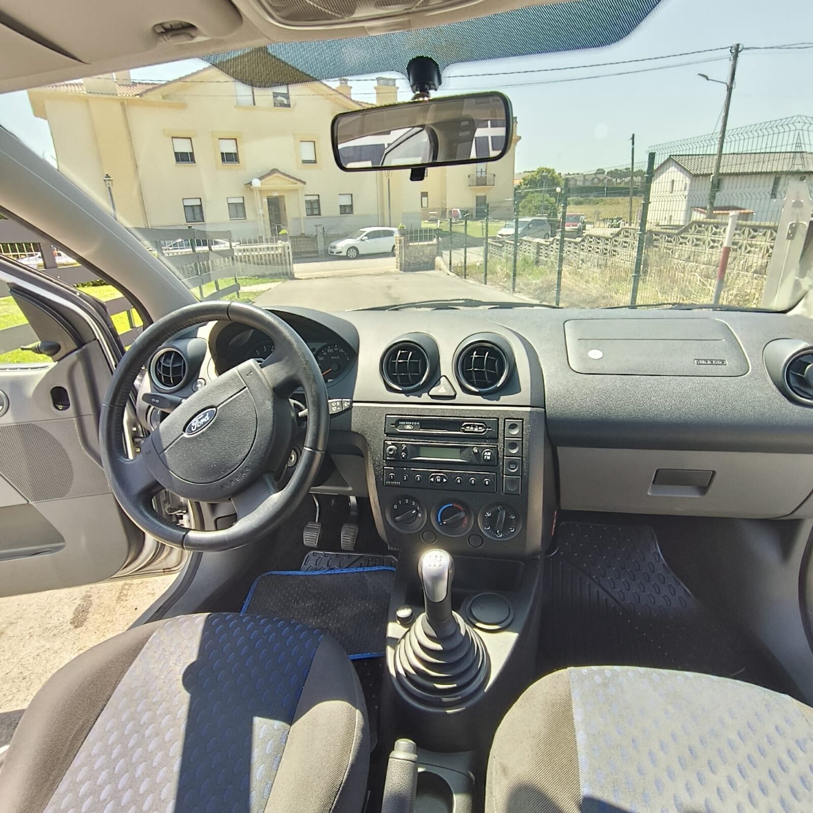 FORD FIESTA 1.4i 16V