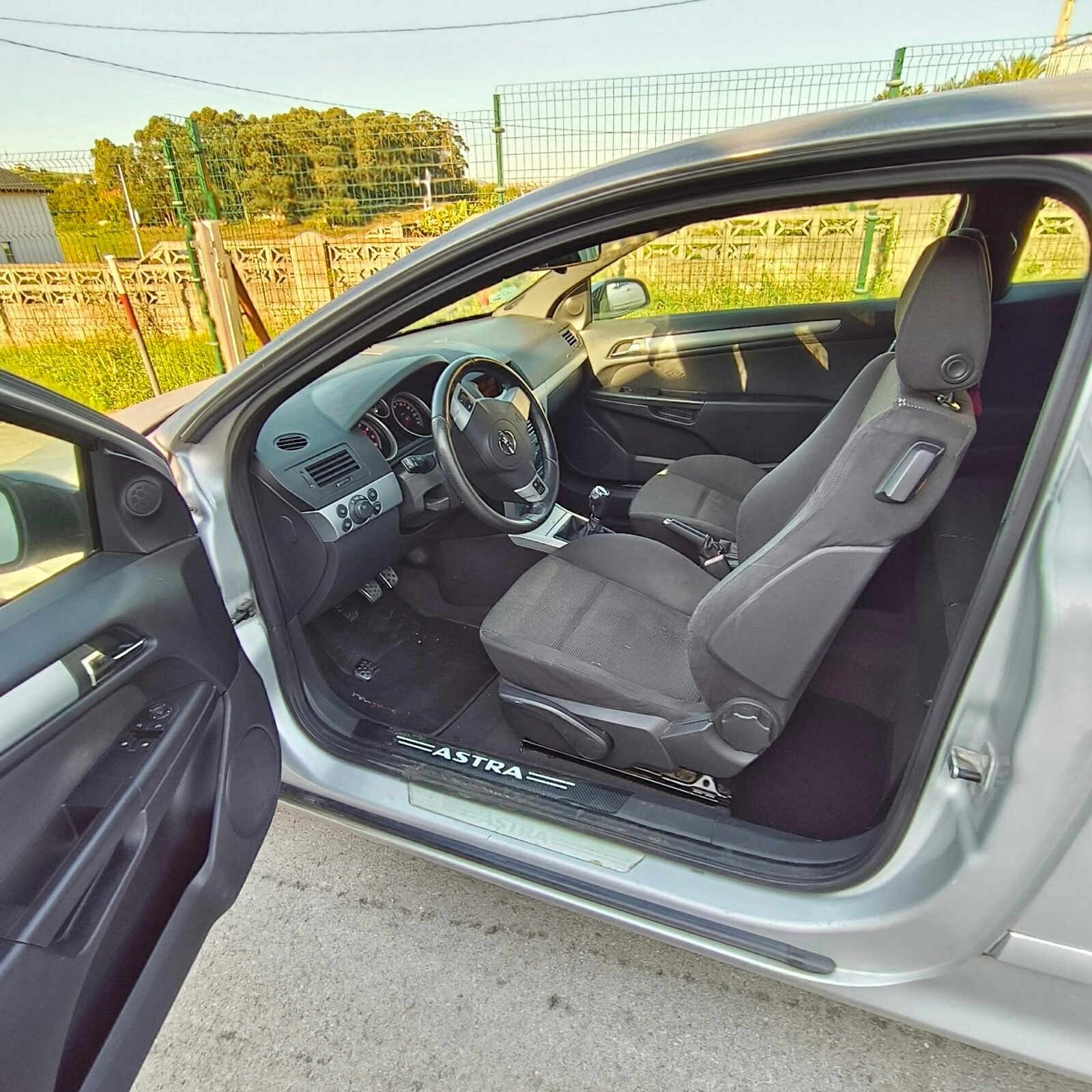 OPEL Astra 1.6 GTC 
