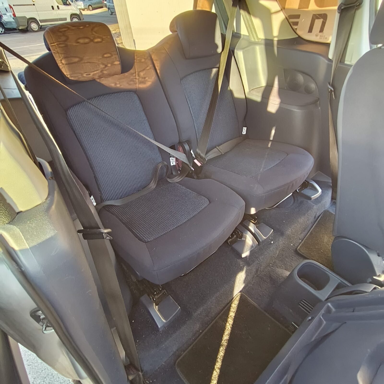PEUGEOT 1007  1.4 HDi Urban