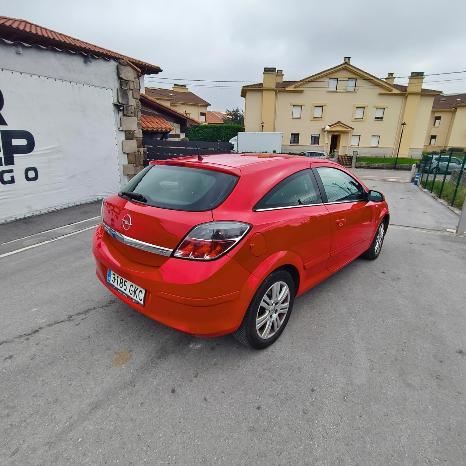 OPEL Astra GTC 1.9 CDTI 16V