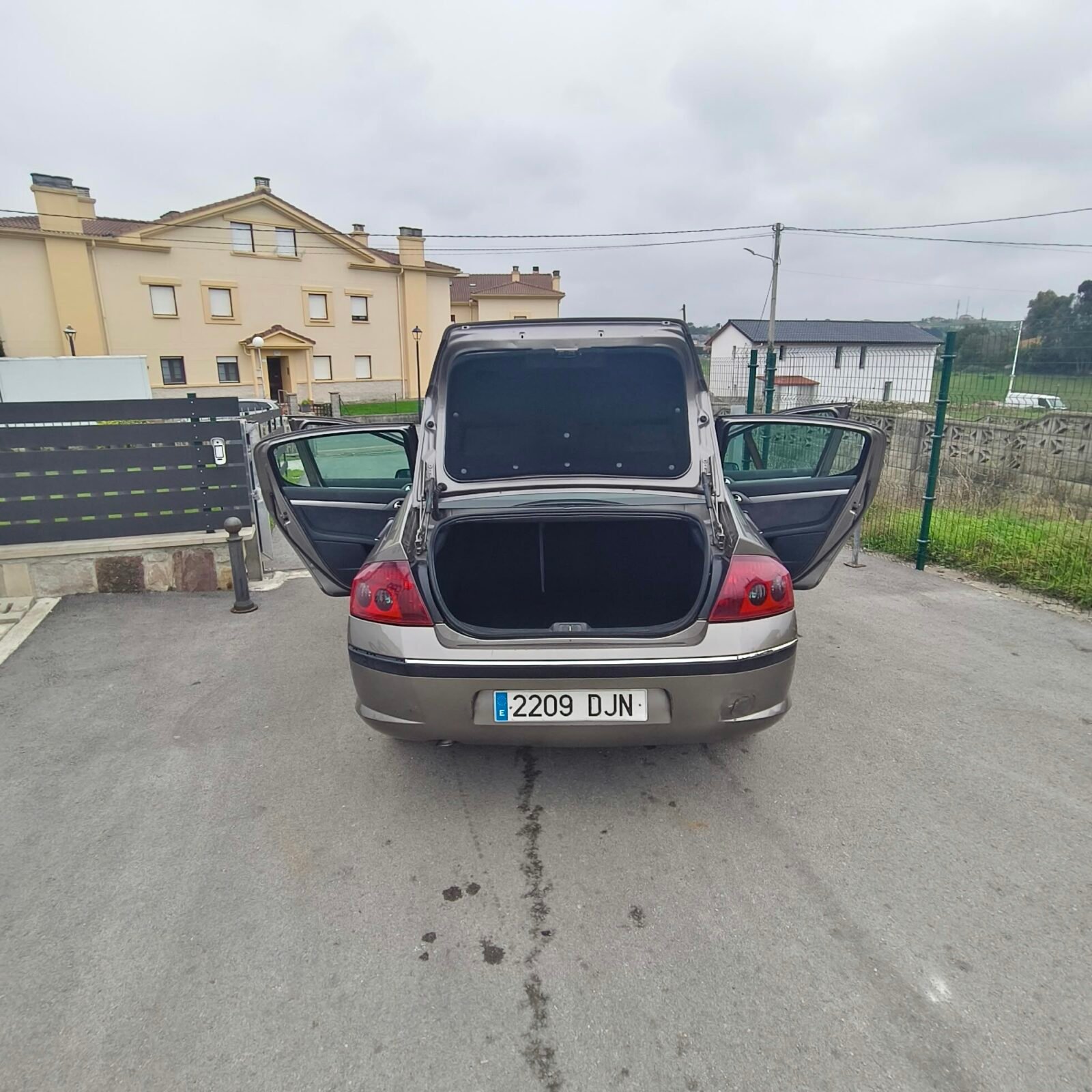 PEUGEOT 407 2.0HDI