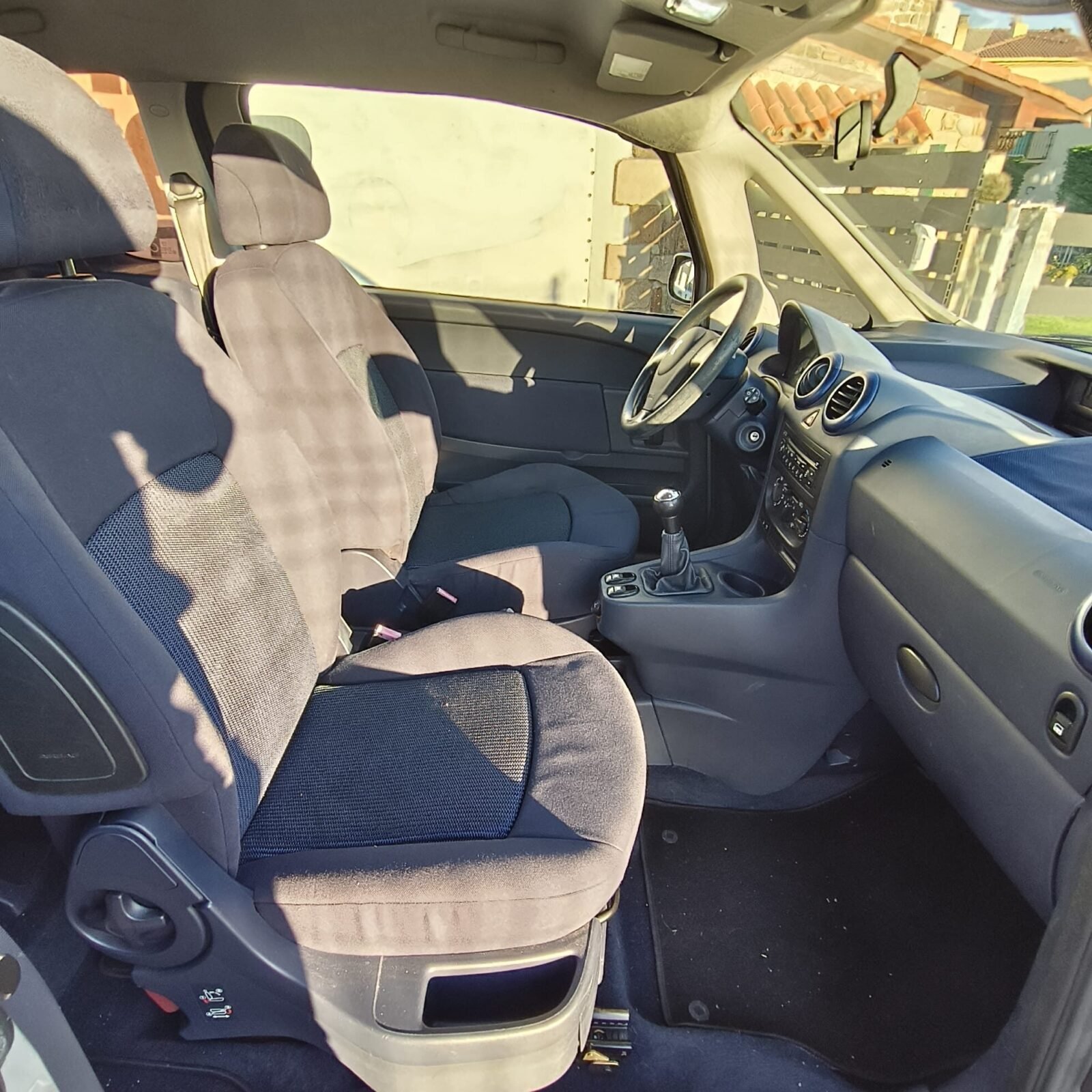 PEUGEOT 1007  1.4 HDi Urban